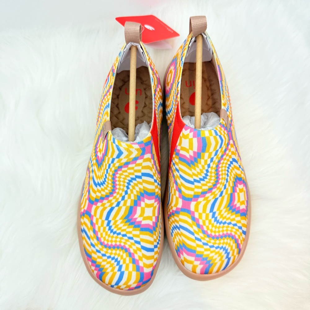 NWT UIN Women’s Comfort KNIT Shoes/Pop Art Ripple/US8